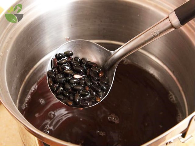 Cách nấu chè đậu đen nước cốt dừa