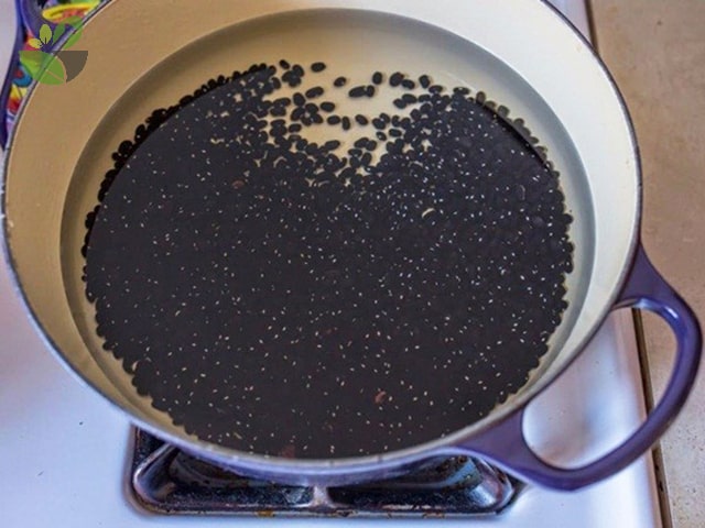 Cách nấu chè đậu đen không bị sượng