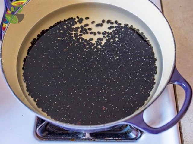 Hướng dẫn nấu chè hạt sen đậu đen
